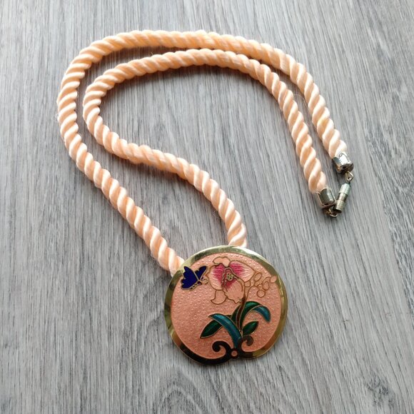 Vintage Cloisonne Rope Necklace Peach Orchid Floral Flower Butterfly Taiwan - Picture 11 of 11